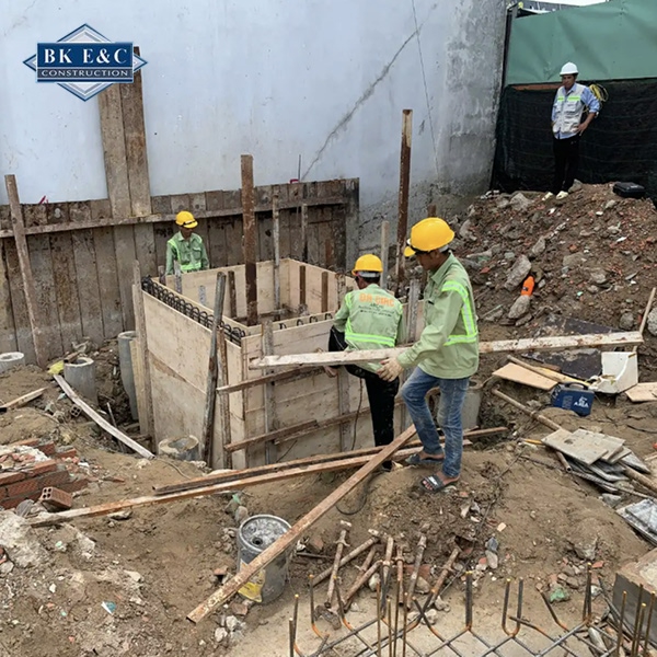 khảo sát hiện trường trước khi kiểm định công trình nhà xưởng