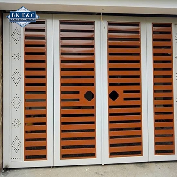 lắp đặt cửa sắt an toàn và thẩm mỹ cho công trình xây dựng