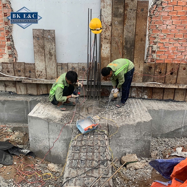 Construction supervision for technical error control by Bach Khoa