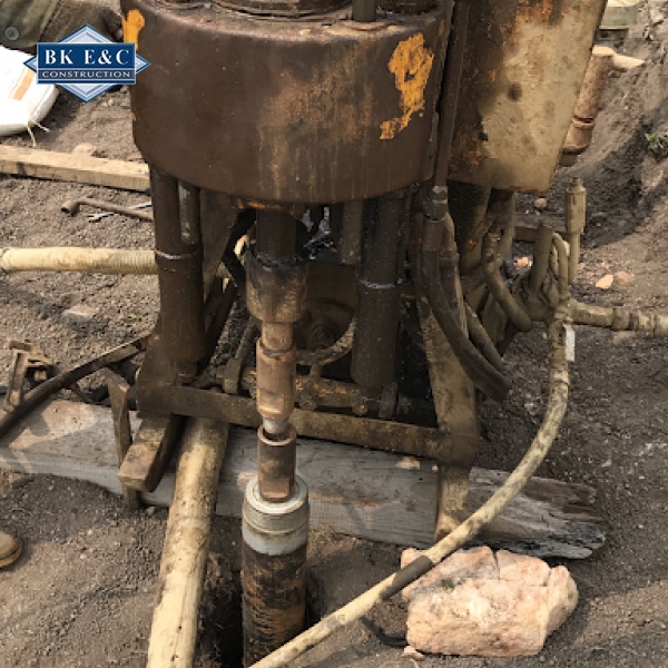 Đơn vị khoan địa chất Bách Khoa sử dụng thiết bị khoan hiện đại