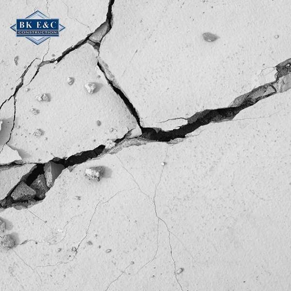 Gia cố tường chịu lực bằng bê tông cốt thép truyền thống