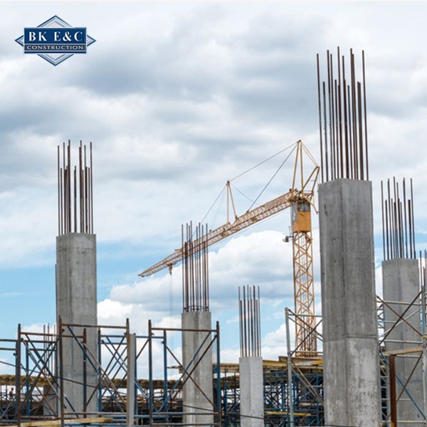 Cần sử dụng thiết bị chuyên dụng để kiểm tra mức độ hư hỏng trước khi tiến hành gia cố cột bế tông