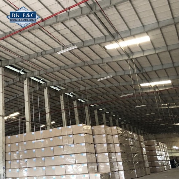 Kiểm định nhà xưởng lắp solar giúp đảm bảo an toàn khi lắp đặt hệ thống điện mặt trời trên mái nhà xưởng. 
