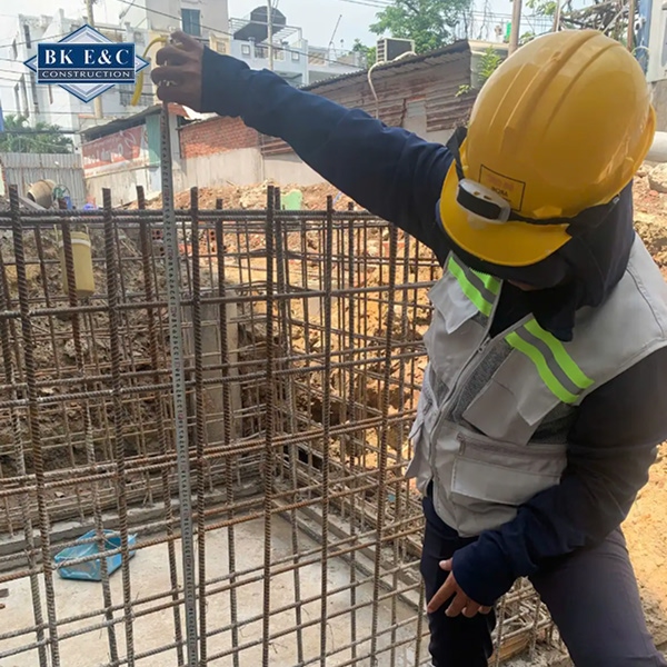 Nền móng yếu không thể chịu được tải trọng mới khiến nhà ở dễ bị sập, lún
