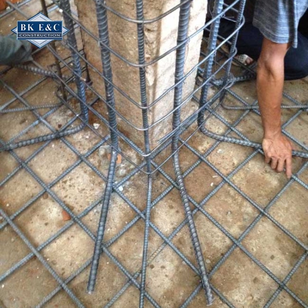 Chi phí gia cố cột nhà phụ thuộc vào phương pháp, mức độ hư hỏng, và vật liệu sử dụng.