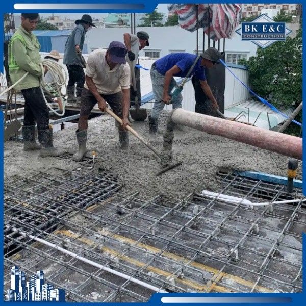 Việc kiểm soát chất lượng thi công chặt chẽ giúp hạn chế rủi ro và đảm bảo tiến độ dự án