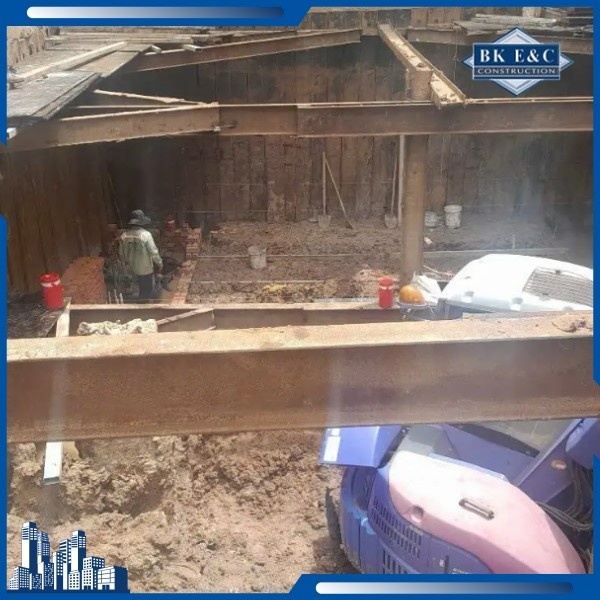 Thi công tầng hầm trung tâm thương mại là hạng mục quan trọng nhằm đáp ứng nhu cầu đỗ xe, lưu trữ