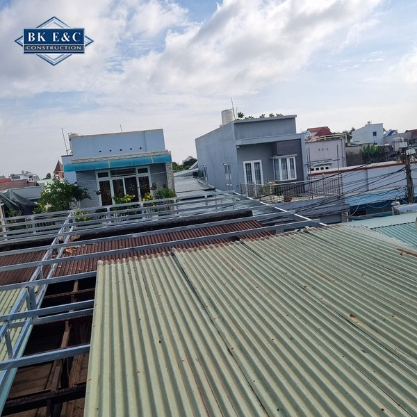 Các hạng mục như kết cấu, điện nước, chống thấm hoặc thay đổi thiết kế là những nguyên nhân phổ biến làm tăng ngân sách
